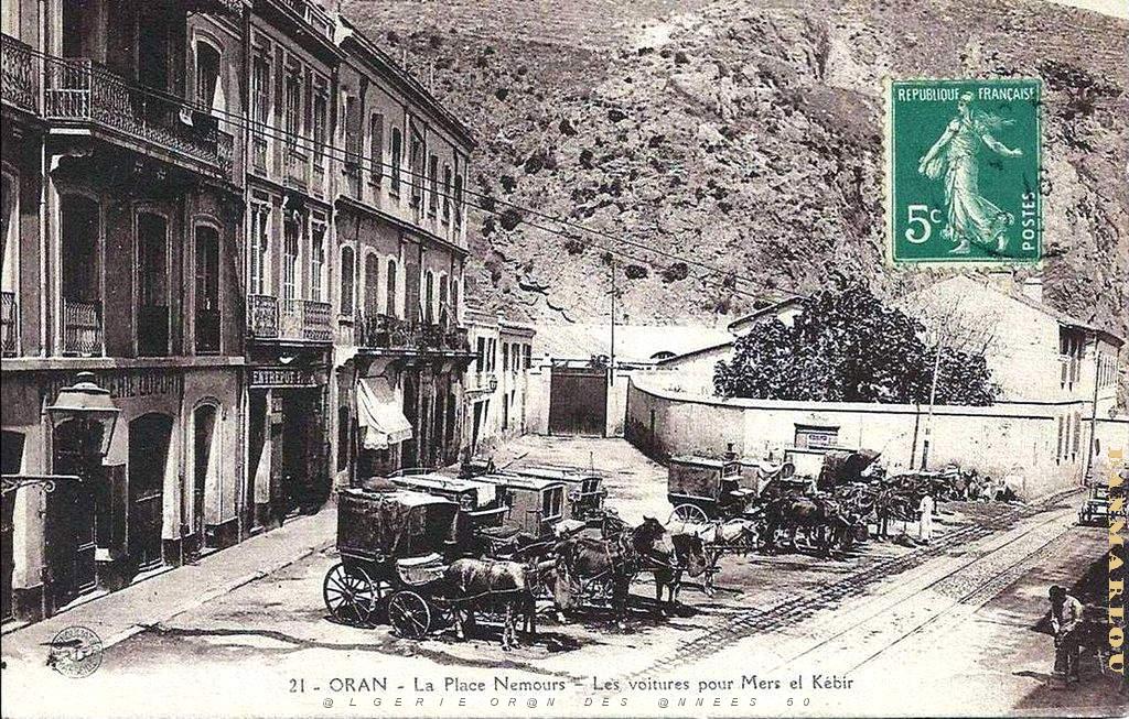 MB c- 17- Rue d' Orleans et Place de Nemours.jpg